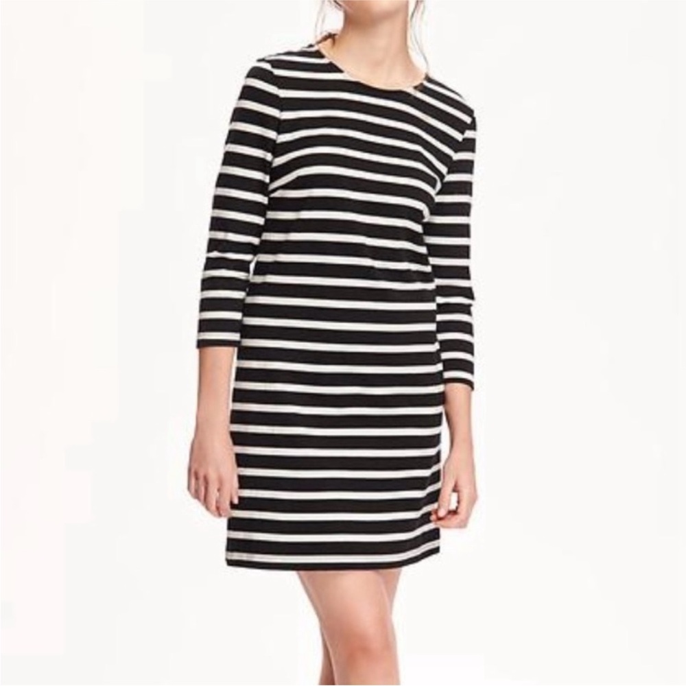 Old Navy Black and White Long Sleeve Dress